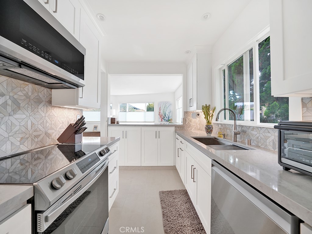 1594 Via Capri 1 Property Photo 5