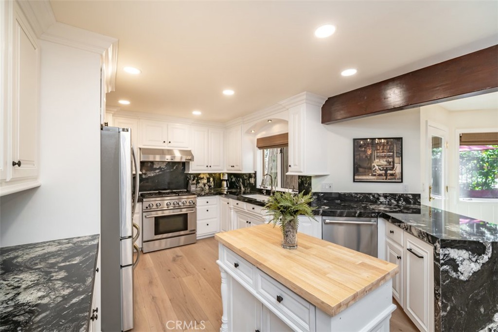 27598 Meadow Bay Drive Property Photo 12