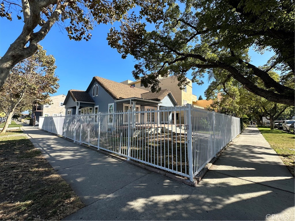 201 S Orange Avenue Property Photo 3