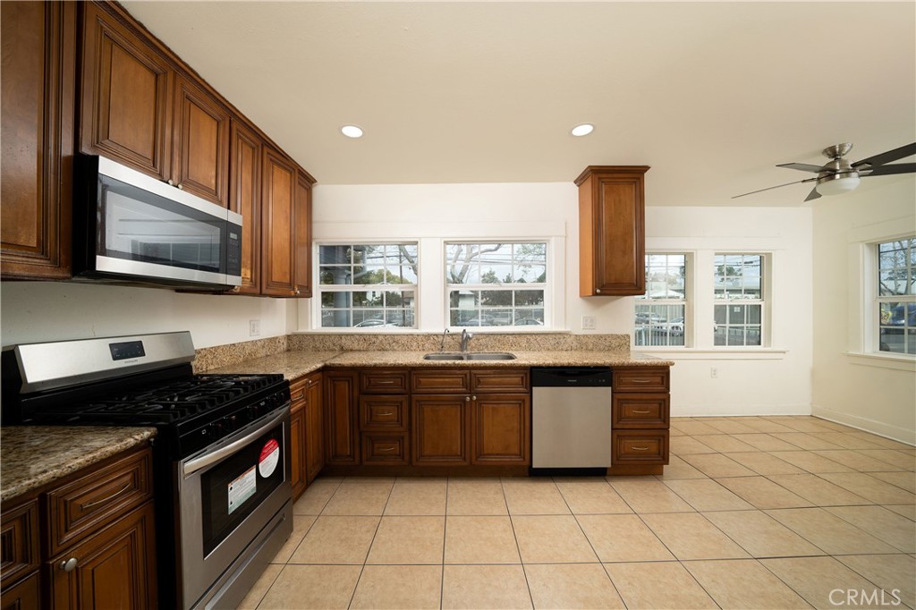 201 S Orange Avenue Property Photo 8