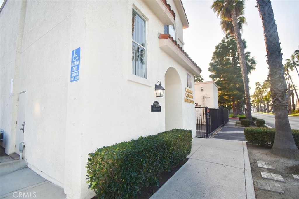 17284 Newhope Street Property Photo 5