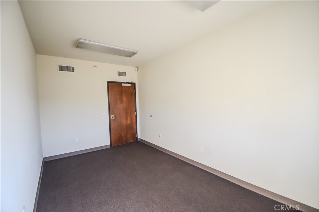 17284 Newhope Street Property Photo 15