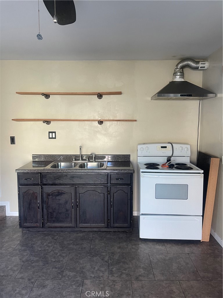 4435 E 60th Street Property Photo