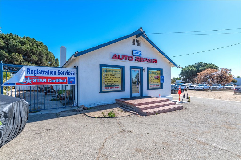 360 N Central Avenue Property Photo 2
