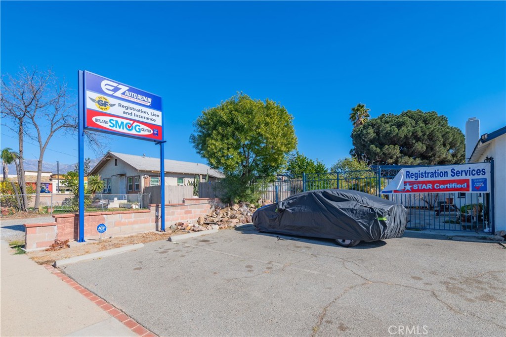 360 N Central Avenue Property Photo 3
