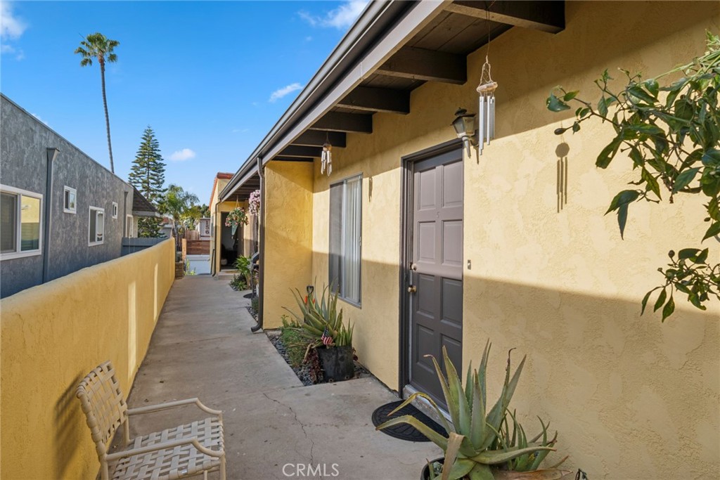 155 W Escalones Property Photo 5