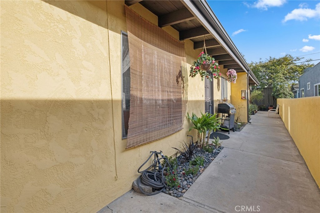 155 W Escalones Property Photo 6