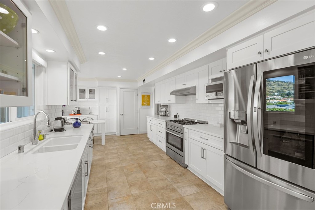 32611 Mediterranean Drive Property Photo 15