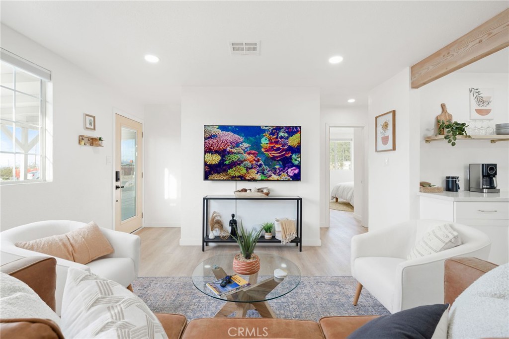 62046 Mountain View Circle Property Photo 4