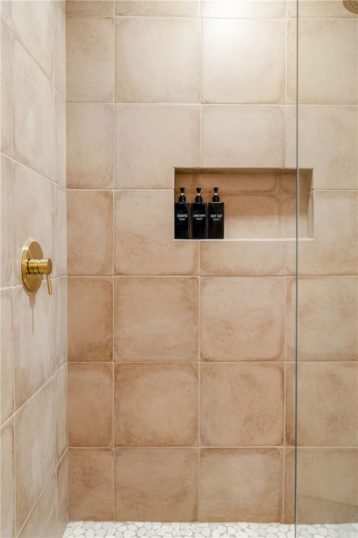 62046 Mountain View Circle Property Photo 29