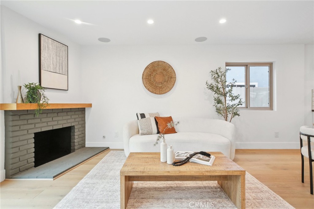 1147 Charleston Street Property Photo 4