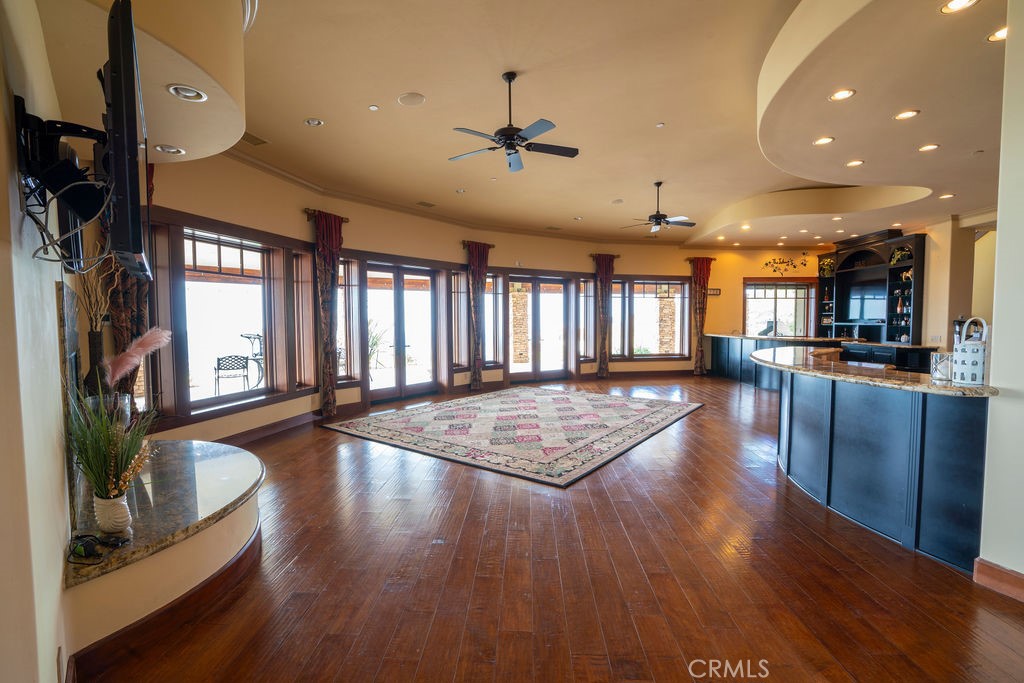 2284 Sunshine Mountain Road Property Photo 4