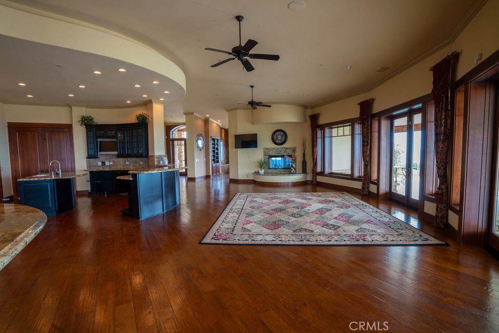 2284 Sunshine Mountain Road Property Photo 6