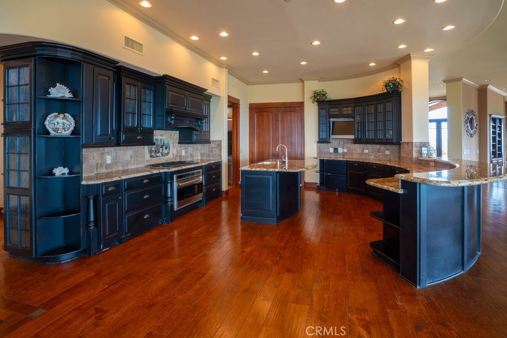2284 Sunshine Mountain Road Property Photo 9
