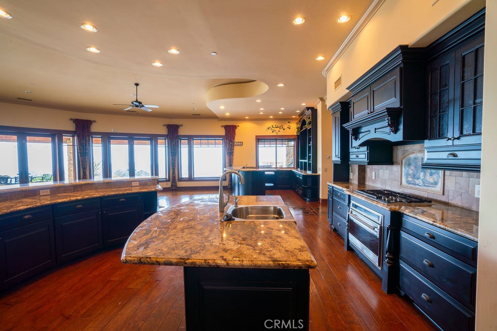 2284 Sunshine Mountain Road Property Photo 11