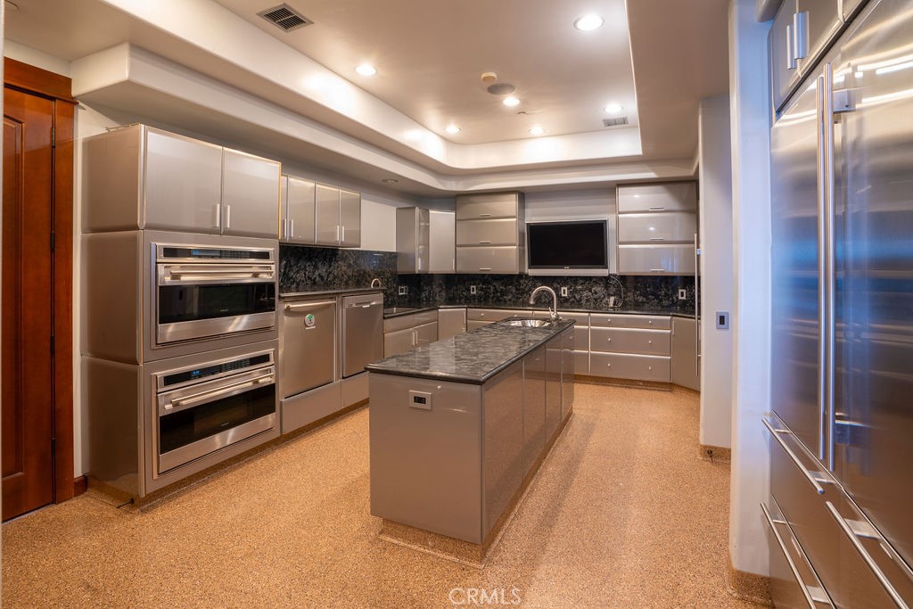 2284 Sunshine Mountain Road Property Photo 12