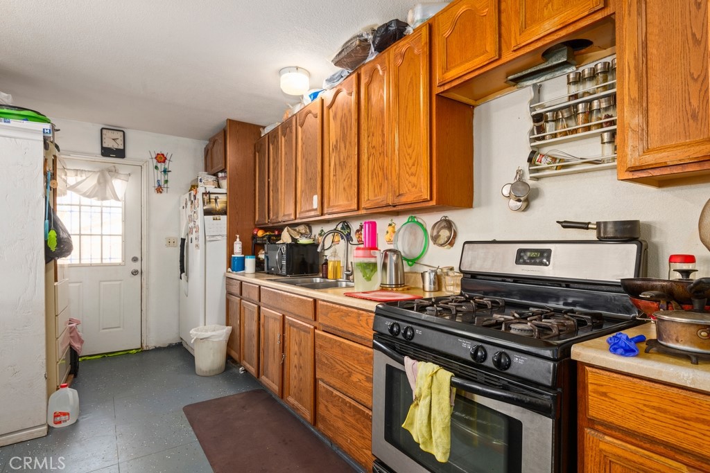 12077 Sand Avenue Property Photo 9