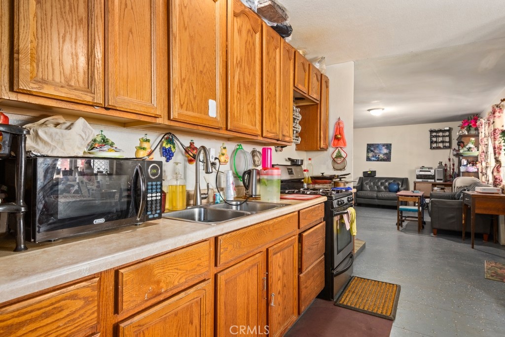 12077 Sand Avenue Property Photo 10