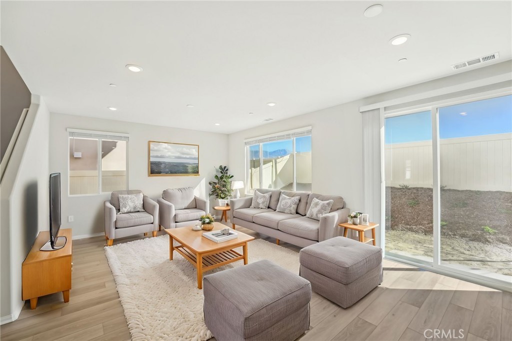 2052 Zest Street Property Photo 6