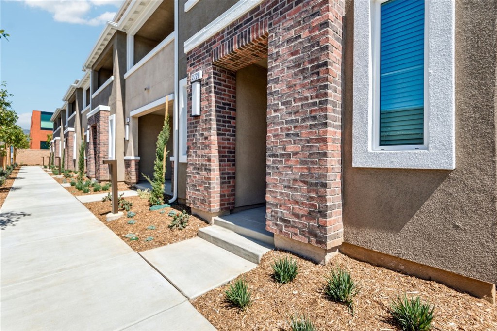 2720 Crozier Court