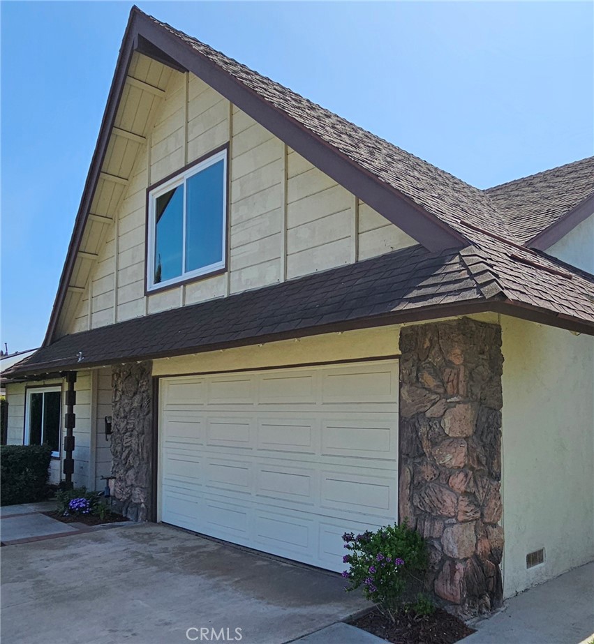 8922 Pinehurst Property Photo