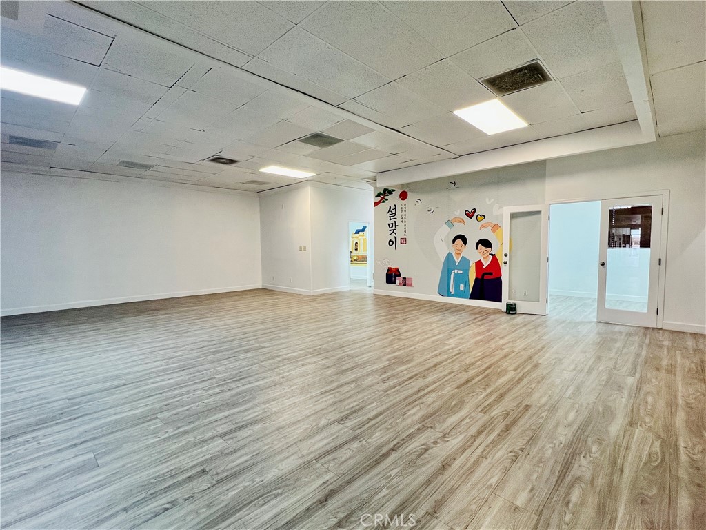 8900 Bolsa Avenue C Property Photo 4
