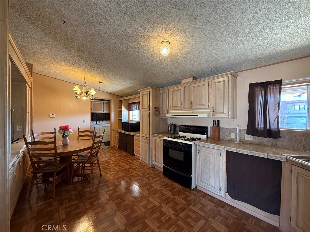 5593 Rio Vista Drive Property Photo 9