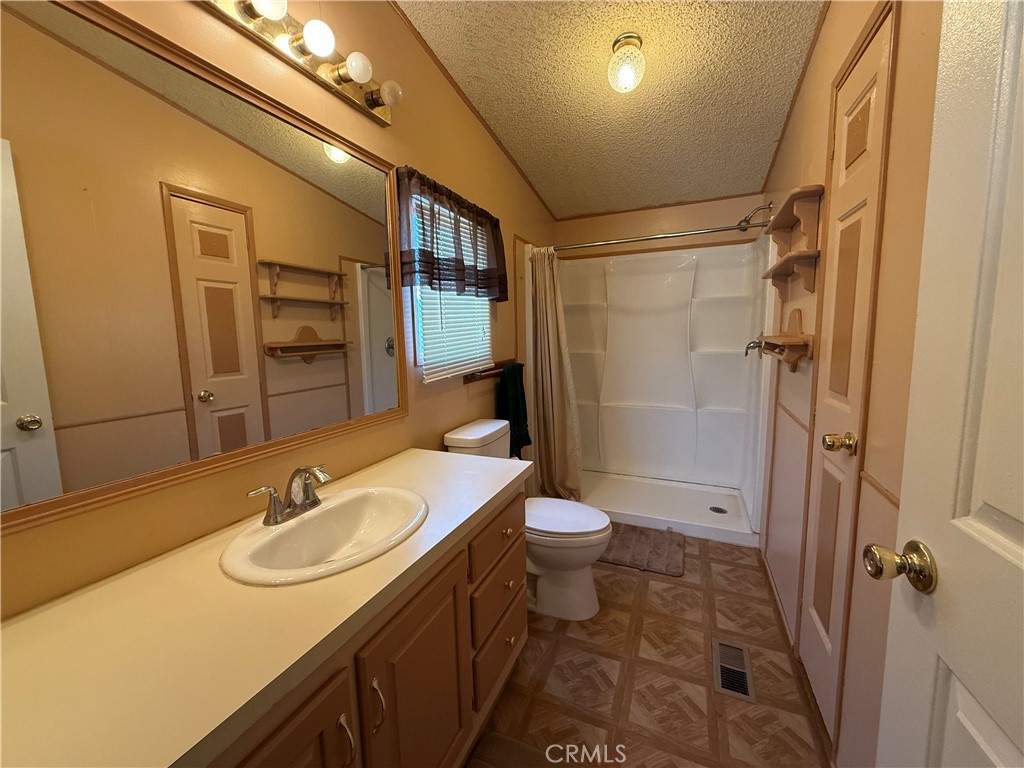 5593 Rio Vista Drive Property Photo 15