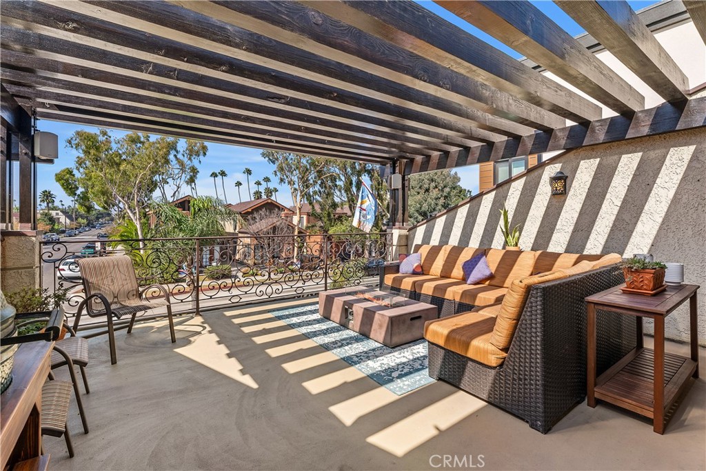 154 12th Street Property Photo 3