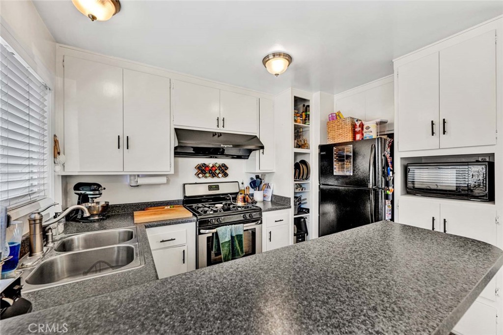 664 Center Street A B & C Property Photo 13
