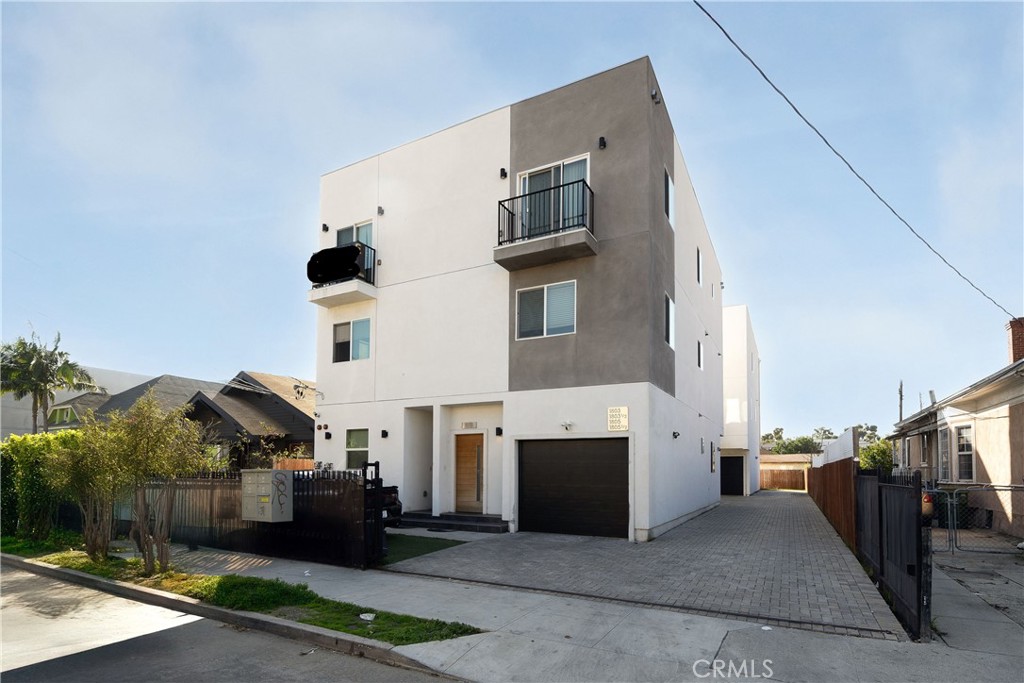 1805 S New England Street Property Photo 1