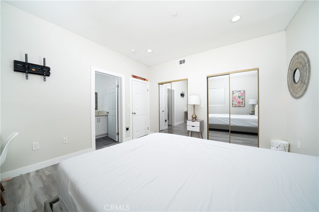 1805 S New England Street Property Photo 9