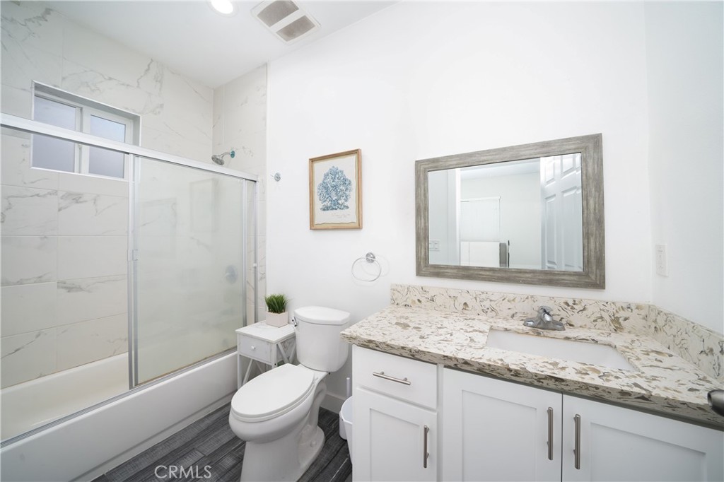 1805 S New England Street Property Photo 13