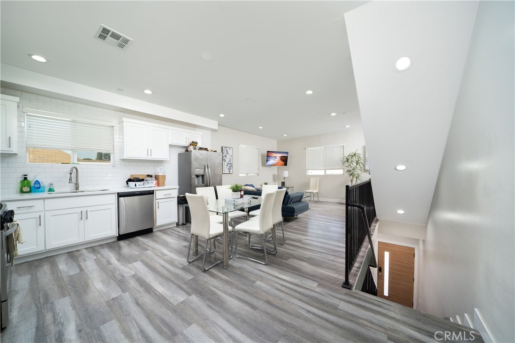 1805 S New England Street Property Photo 15