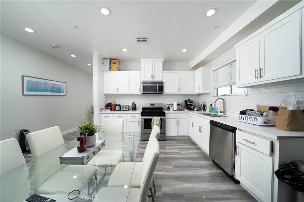 1805 S New England Street Property Photo 16