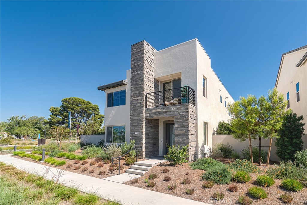 173 Scale Property Photo 1