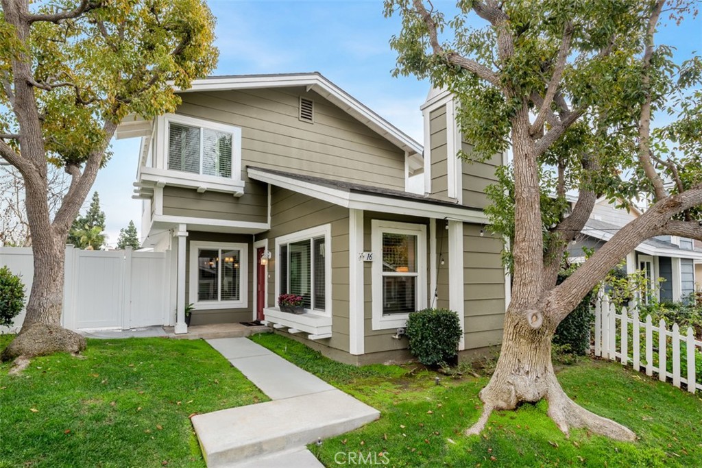 16 Wayfarer Property Photo 1