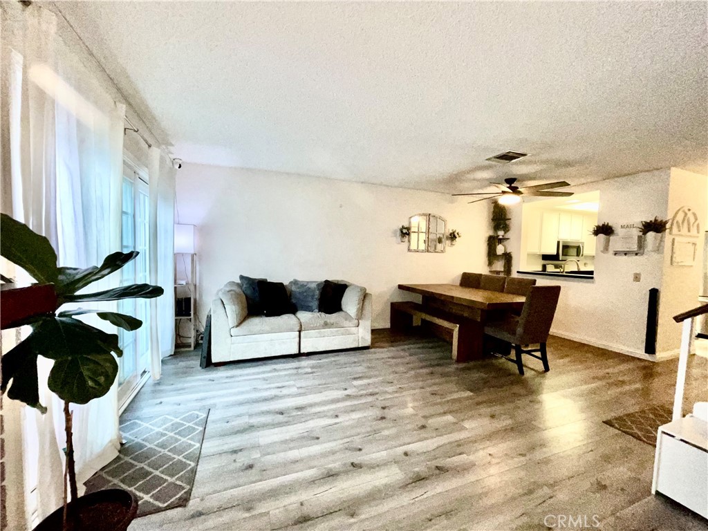 8723 Pine Crest Place Property Photo 2