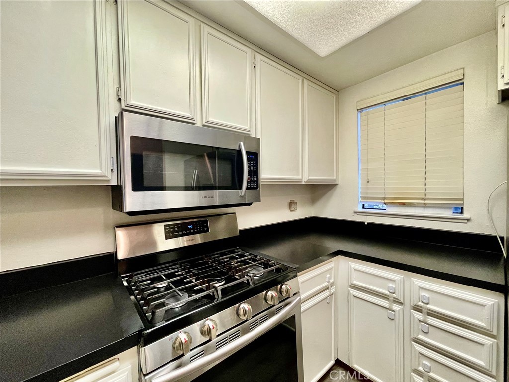 8723 Pine Crest Place Property Photo 14