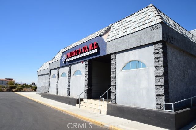 43821 W 15th Street W Property Photo