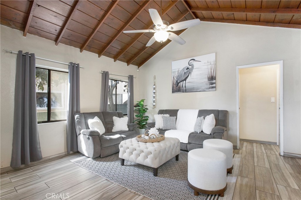 1415 E M Street Property Photo