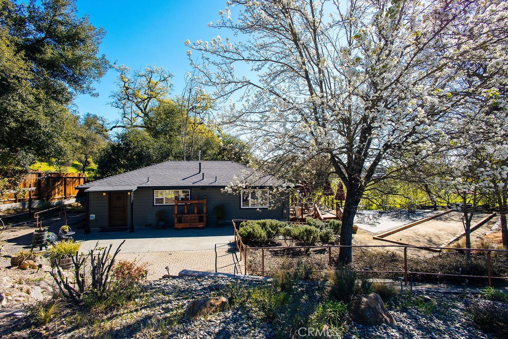 1001 Silverado Trail South Property Photo 17