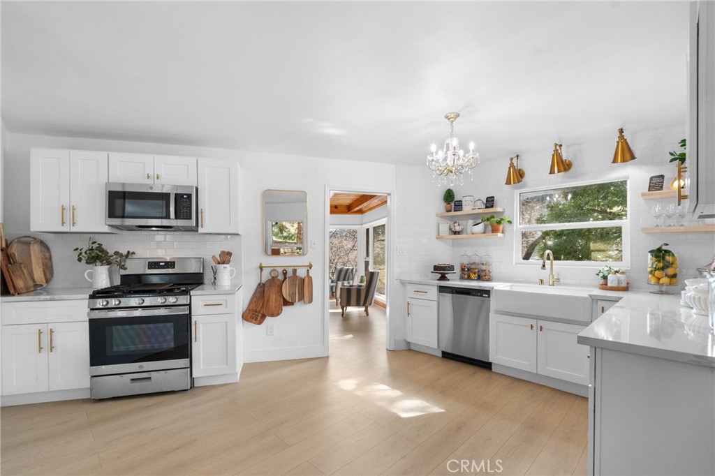 23864 Springwater Road Property Photo 4
