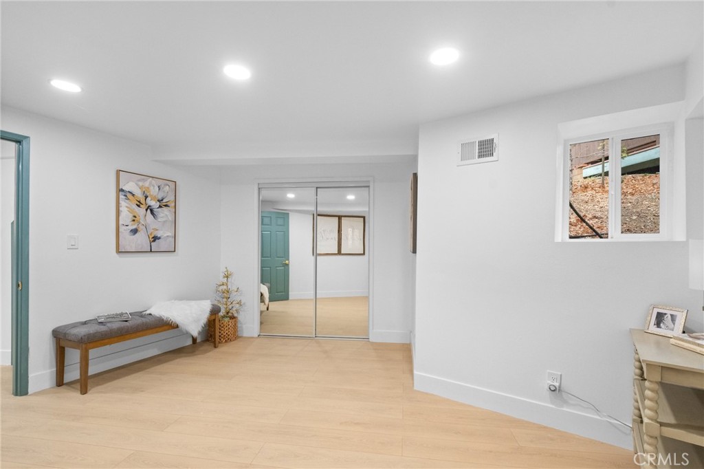 23864 Springwater Road Property Photo 32