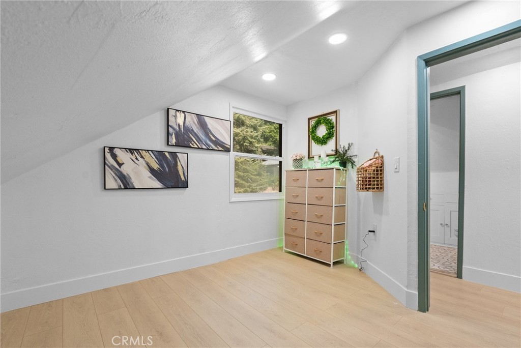 23864 Springwater Road Property Photo 40