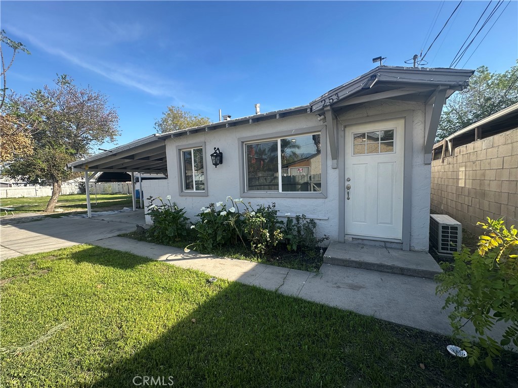 253 E 14th Street Property Photo