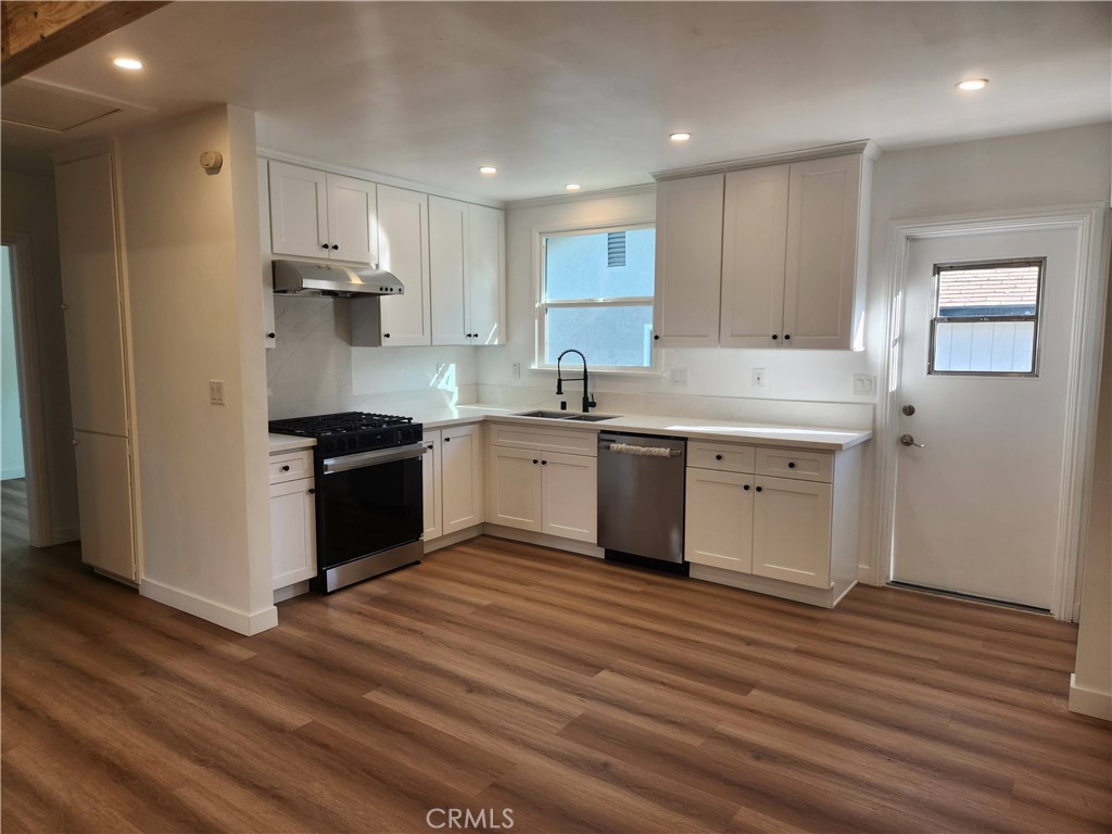 9716 Garibaldi Avenue Property Photo 2