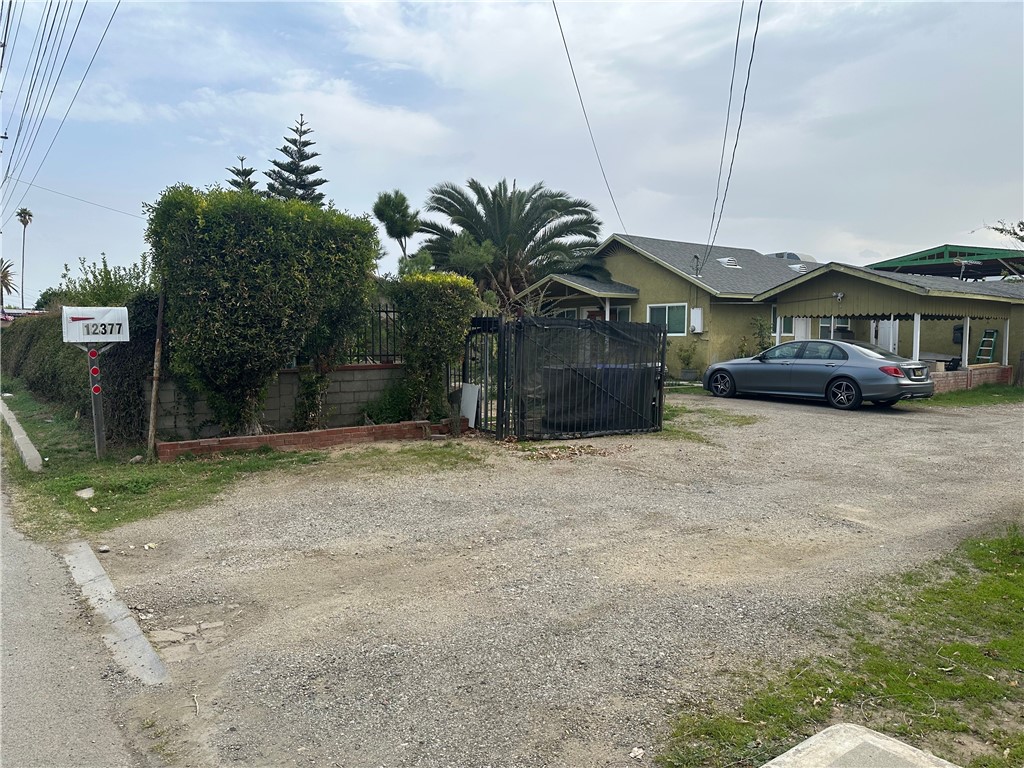 12377 La Cadena Drive Property Photo 2