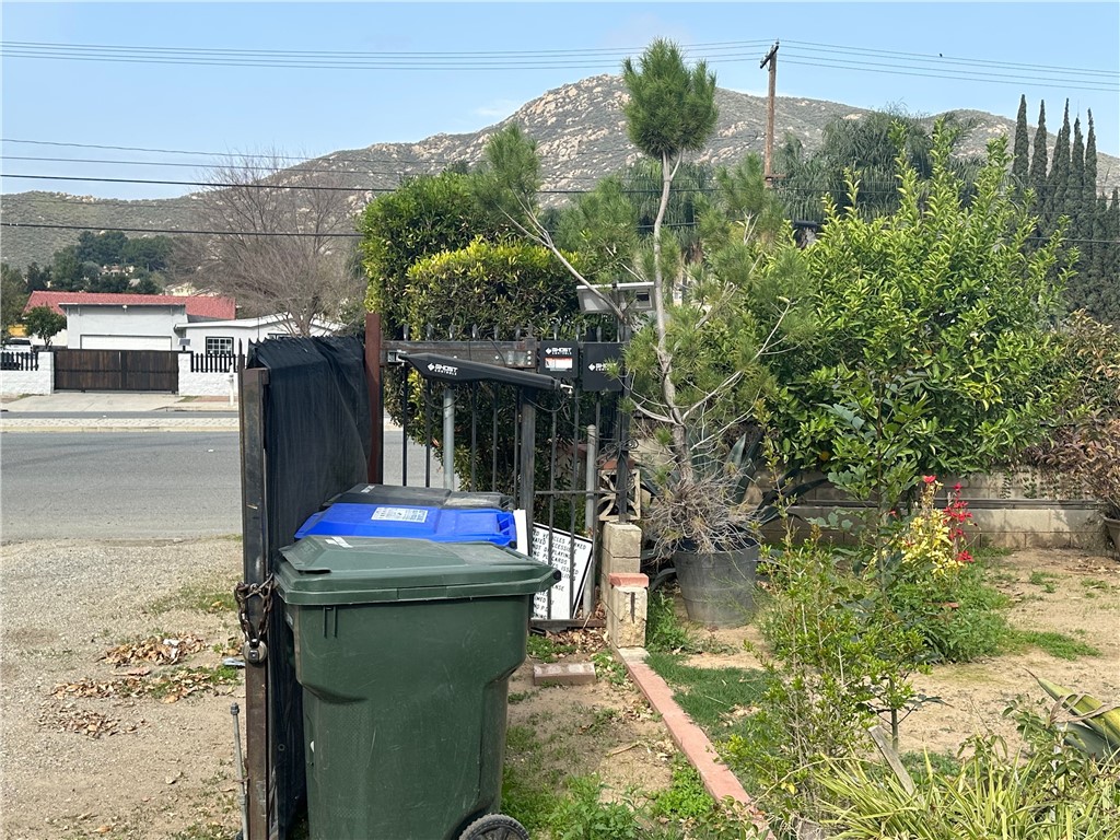12377 La Cadena Drive Property Photo 12