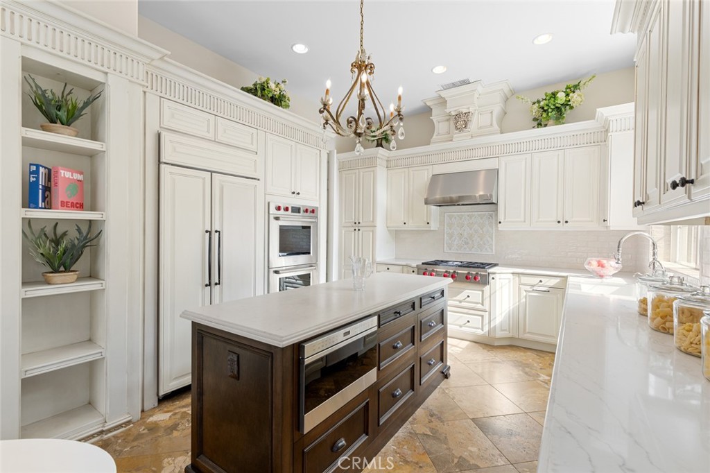 5656 Ocean Terrace Drive Property Photo 12